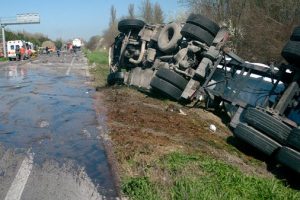 TruckRollover2-e1664799066805.jpg